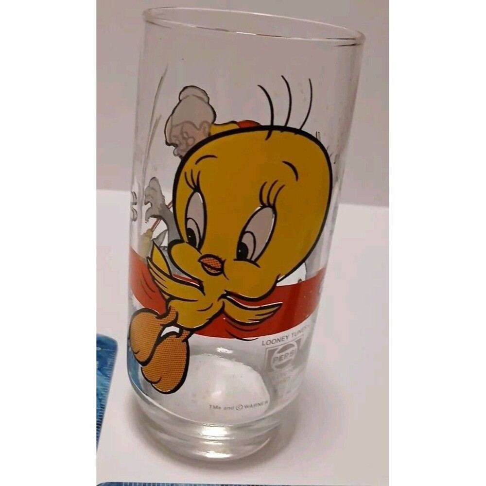 1979 Pepsi Collecter Tweety Bird/ Sylvester Glass Looney Tunes